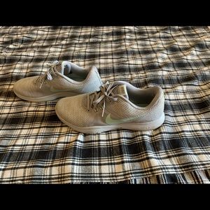 Great condition Nike athletic shoes grey and mint